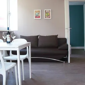 Apartmenthouse - Am Goerlitzer Park 3* Berlin