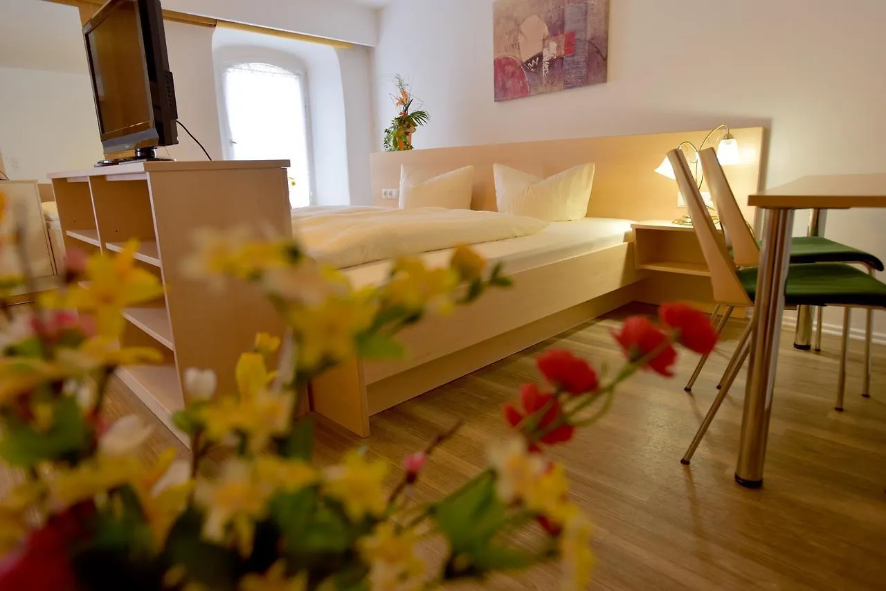 Hotel Gasthof Gruener Baum Dettelbach