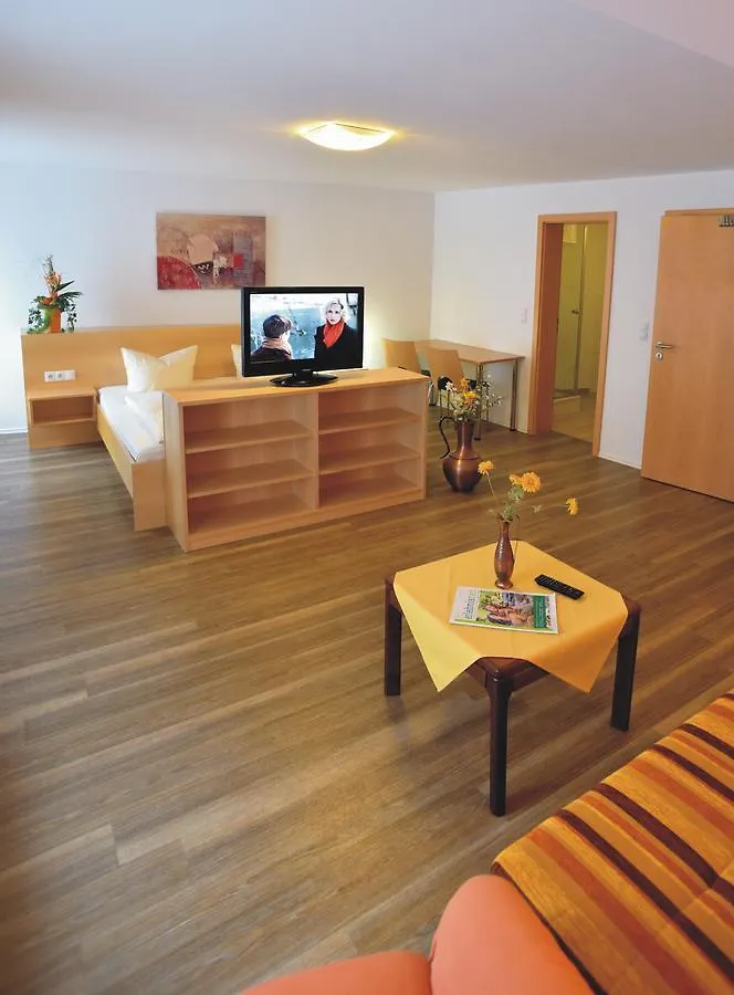 Gasthof Gruener Baum Dettelbach Hotel