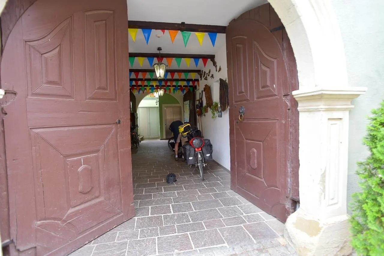 Gasthof Gruener Baum Dettelbach Tyskland